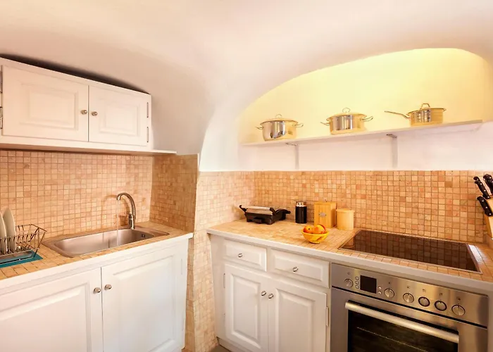 Iviscos Traditional House Oia