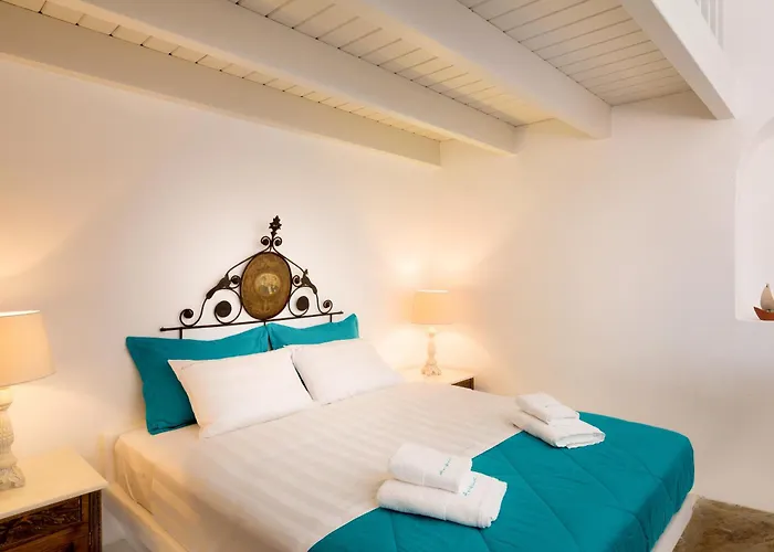 Iviscos Traditional House * Oia